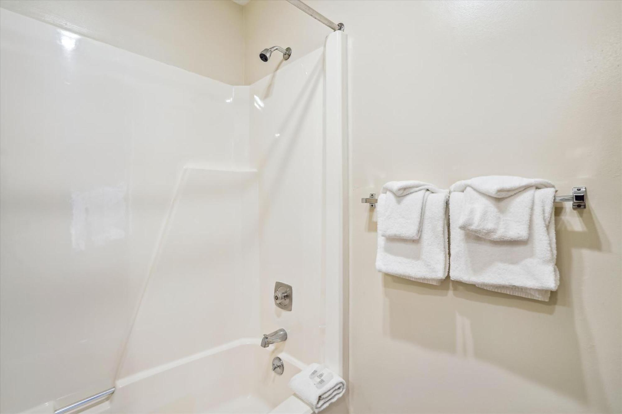 Cedarbrook Queen Suite 108 基灵顿 外观 照片